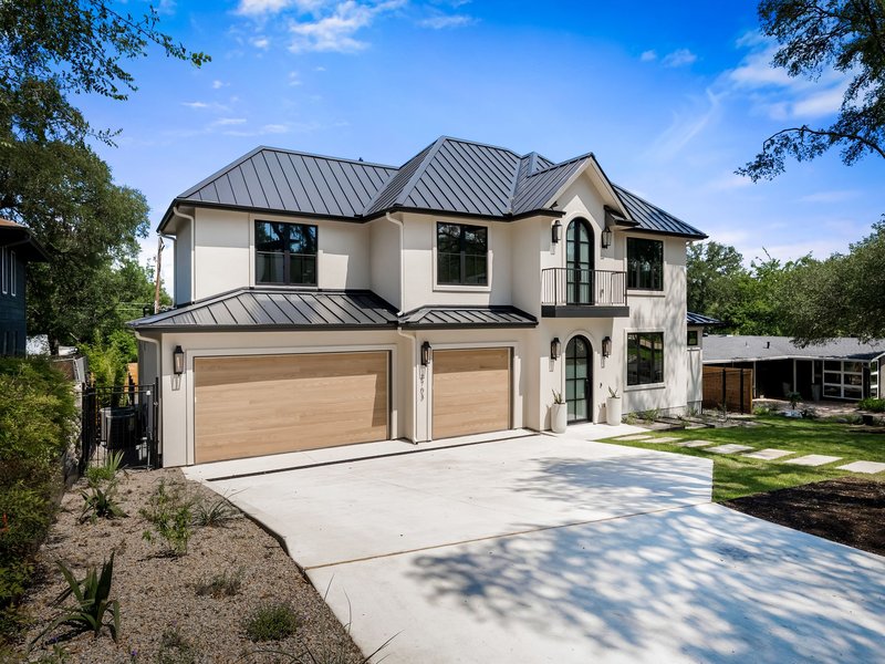 2703 Oak Park Dr